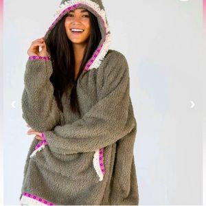 NWT Natural Life oversized blanket hoodie poncho